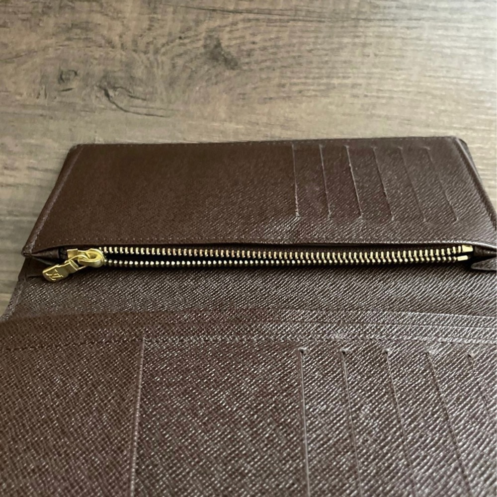Louis Vuitton Wallet - Picture 6 of 7